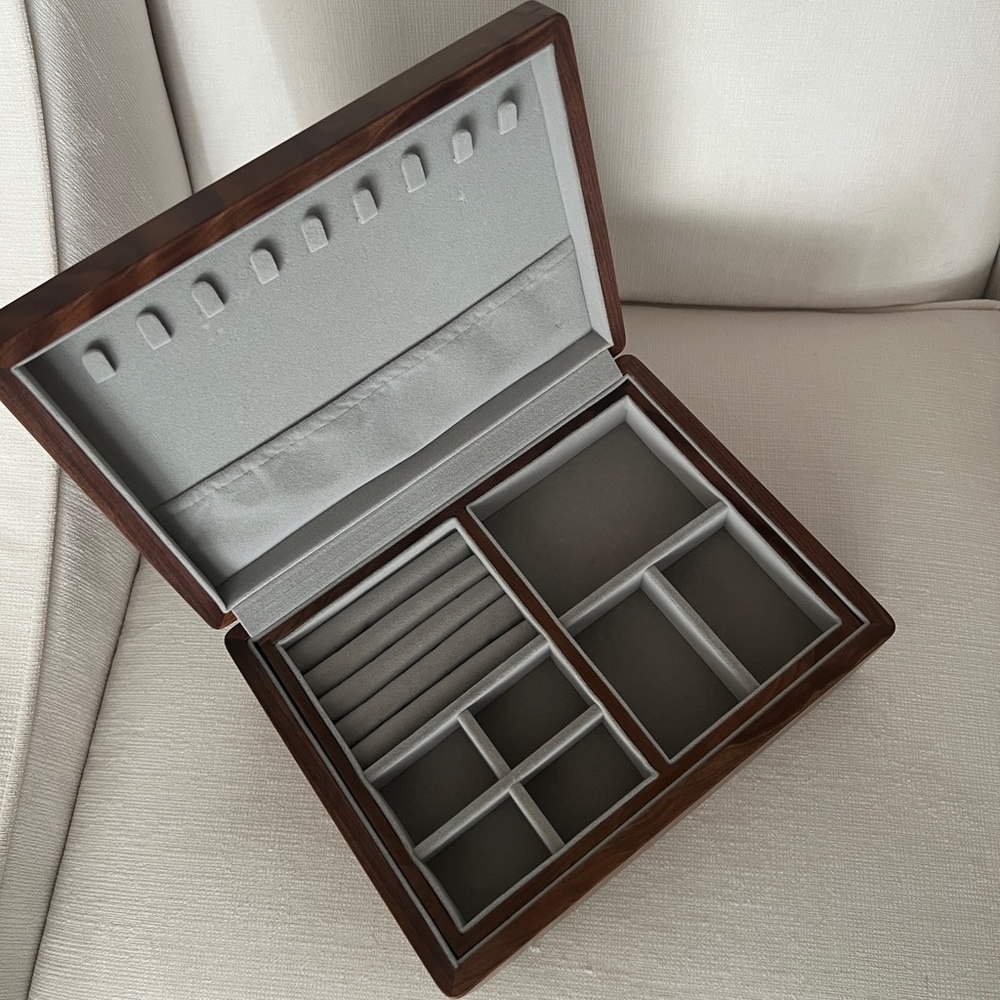 Walnut wood jewelry box - 2 layers